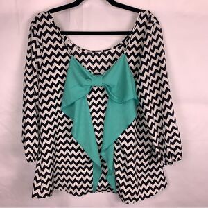 Chevron Print With Bow On Back Top